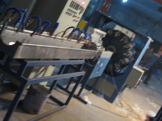 Un buon prezzo. Linea di plastica a fibra rinforzata dell'estrusione del tubo del PVC con l'espulsore ad alta velocità in linea