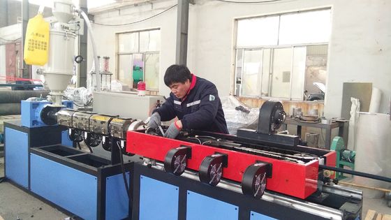 Un buon prezzo. Linea ondulata a parete semplice resistente ad alta temperatura dell'estrusione del tubo del condotto del PE dei pp in linea