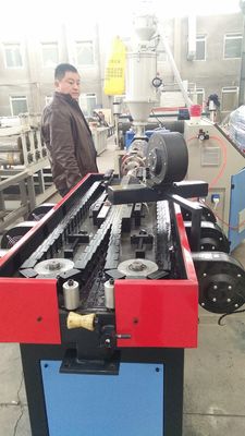 Linea di estrusione di tubi ondulati in plastica in PP PE