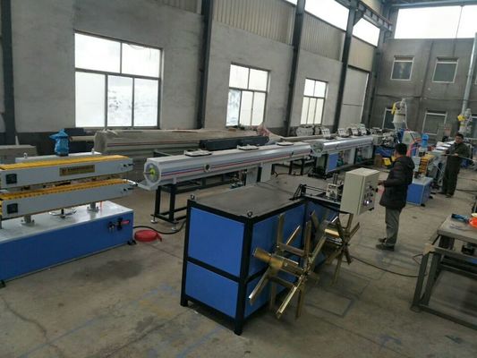 Serbatoi d'acqua Linea di produzione di tubi in PP/PE/PVC