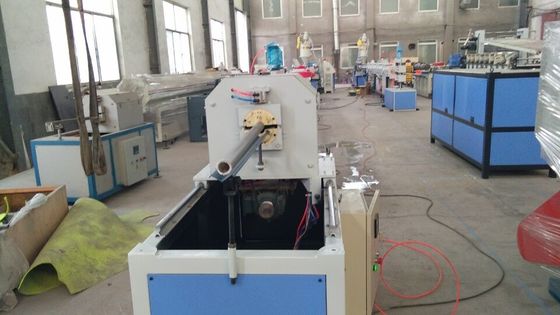 Un espulsore elettrico del tubo del pe della vite che fa macchina per il tubo ondulato della plastica