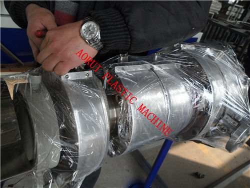 Un buon prezzo. Linea di plastica flessibile dell'estrusione del tubo del PVC, doppi estrusori a vite 380v in linea