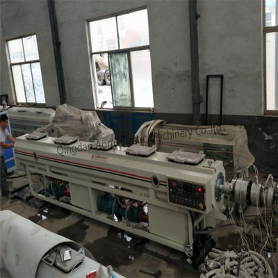 Un buon prezzo. Linea di produzione di tubi in PVC versatile da 200 a 300 kg/h con periodo di garanzia in linea