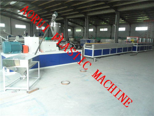 Un buon prezzo. Pp/PE/linea di produzione profilo WPC/del PVC WPC per la linea dell'estrusione di profilo piattaforma/del corrimano in linea