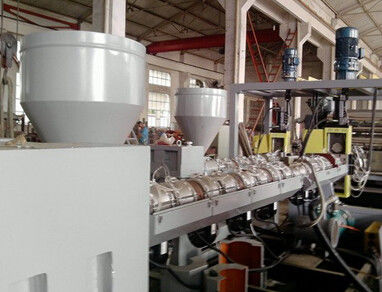 Un buon prezzo. ABS/linea di plastica dell'estrusione bordo ANCHE/di PMMA per la vasca e la cancelleria in linea
