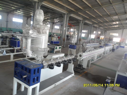 Un buon prezzo. Linea di plastica completamente automatica tubo dell'estrusione del PVC che fa macchina con il motore di Siemens in linea