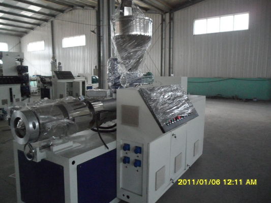 Un buon prezzo. Linea di plastica 380V 75KW 50HZ dell'estrusione del tubo del condotto termico del pavimento di PERT in linea