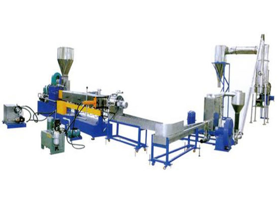 Un buon prezzo. Macchina di plastica riciclata in due tappe dell'estrusione del granello non tessuto, espulsore riciclato della plastica del film in linea
