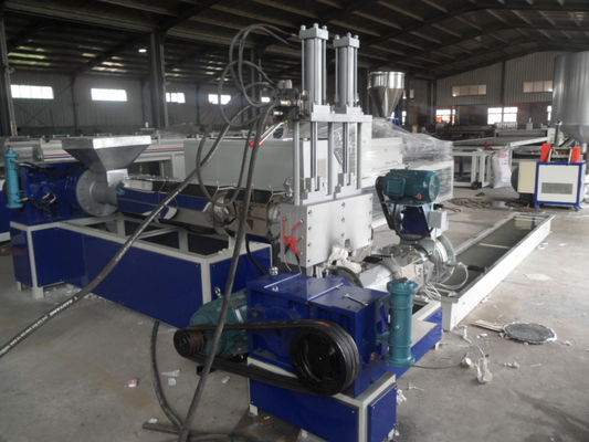 Un buon prezzo. Macchina di plastica dell'estrusione del granello riciclata Non-Woven, riciclante l'espulsore dell'appalottolatore in linea