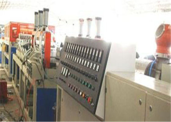 Un buon prezzo. Linea di produzione riciclata del bordo del PVC WPC del PE pp per la porta/la mobilia in linea