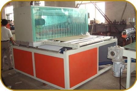 Un buon prezzo. Macchina di plastica dell'estrusione dello strato dell'alimento riciclato PE/dei pp, espulsore della plastica dello strato del pacchetto in linea