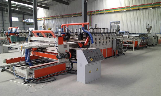 Un buon prezzo. Doppio estrusore a vite di plastica di legno, linea dell'estrusione del bordo della schiuma in linea