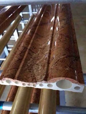 Un buon prezzo. Linea di plastica dell'estrusione di profilo del marmo decorativo del PVC WPC, macchina di marmo di profilo in linea